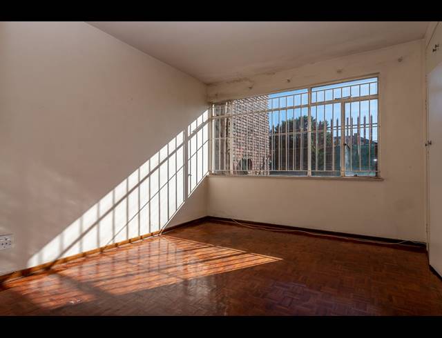 12 BEDROOM APARTMENT BLOCK FOR SALE IN ROSETTENVILLE